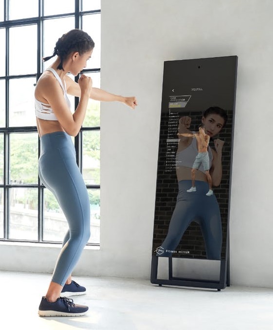 ミラー型自宅トレーニング用デバイス【Fitness Mirror（フィットネス 