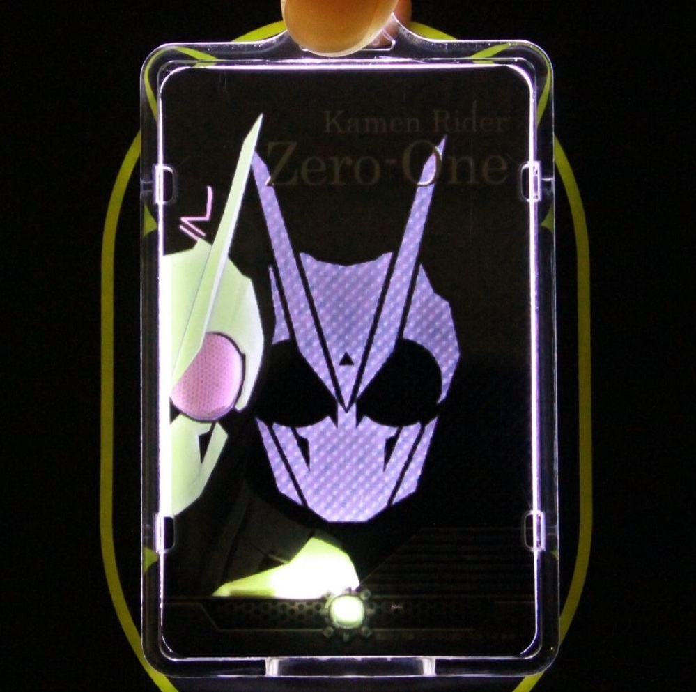 仮面ライダーの目が発光、バンダイより「仮面ライダーシリーズ