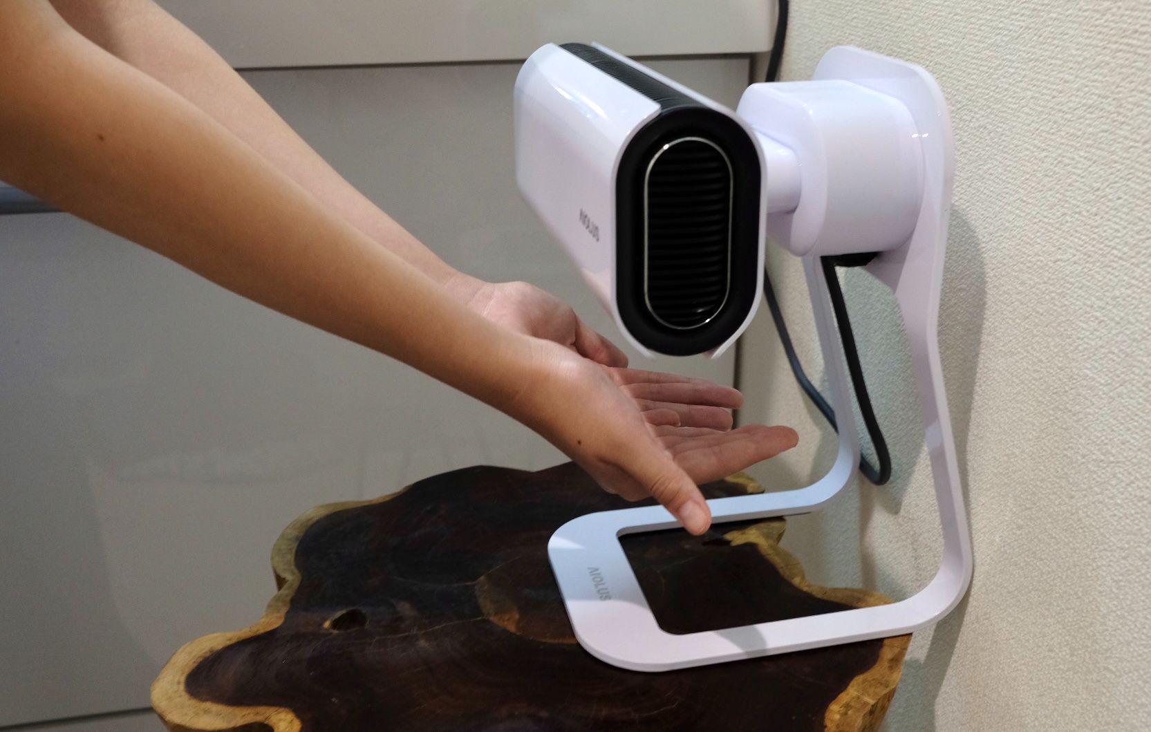 レビュー】家庭用コンパクトハンドドライヤー「AIOLUS」があれば