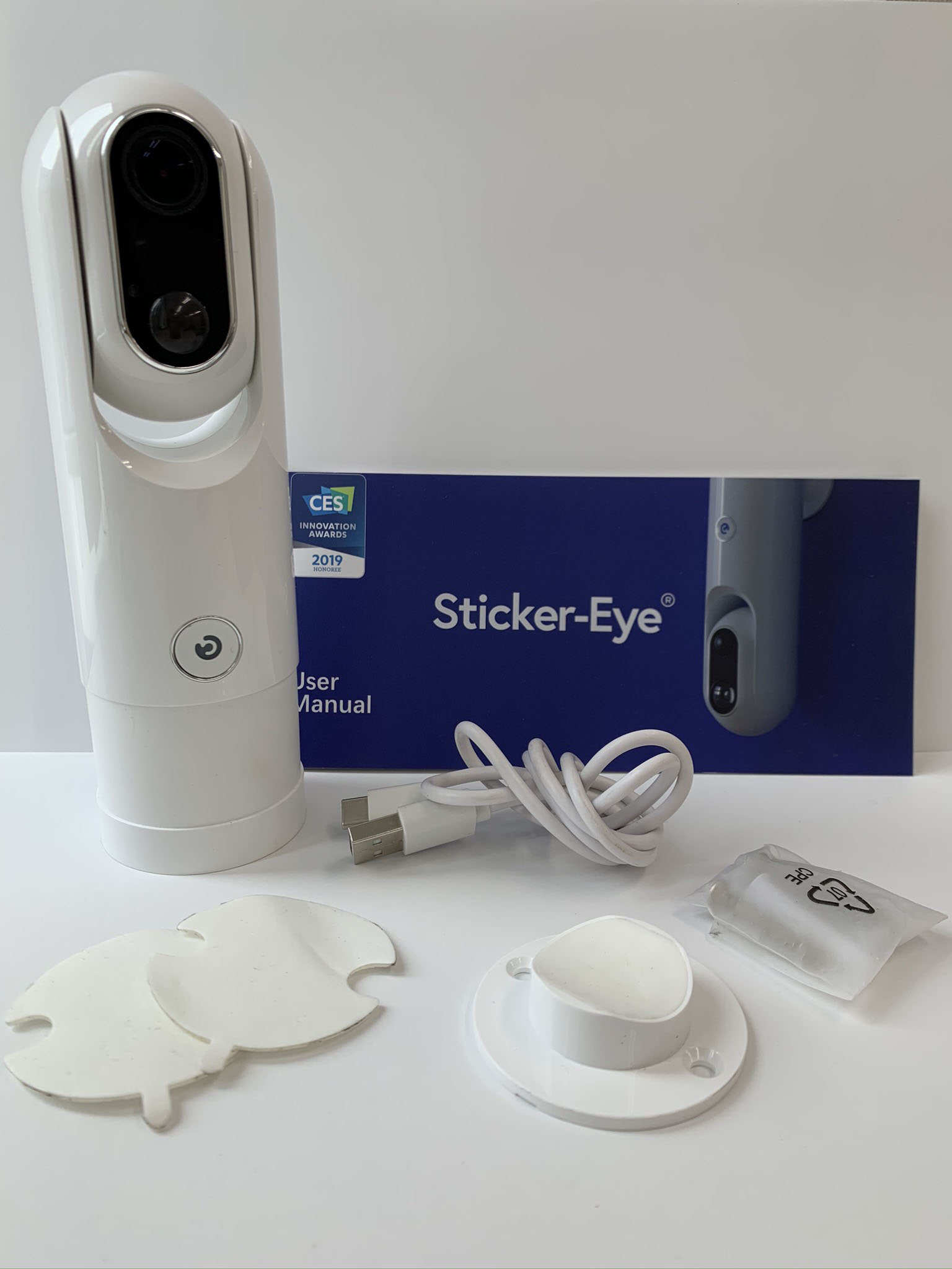 Ai 搭載セキュリティカメラ「Sticker-Eye」レビュー 電源不要、配線 