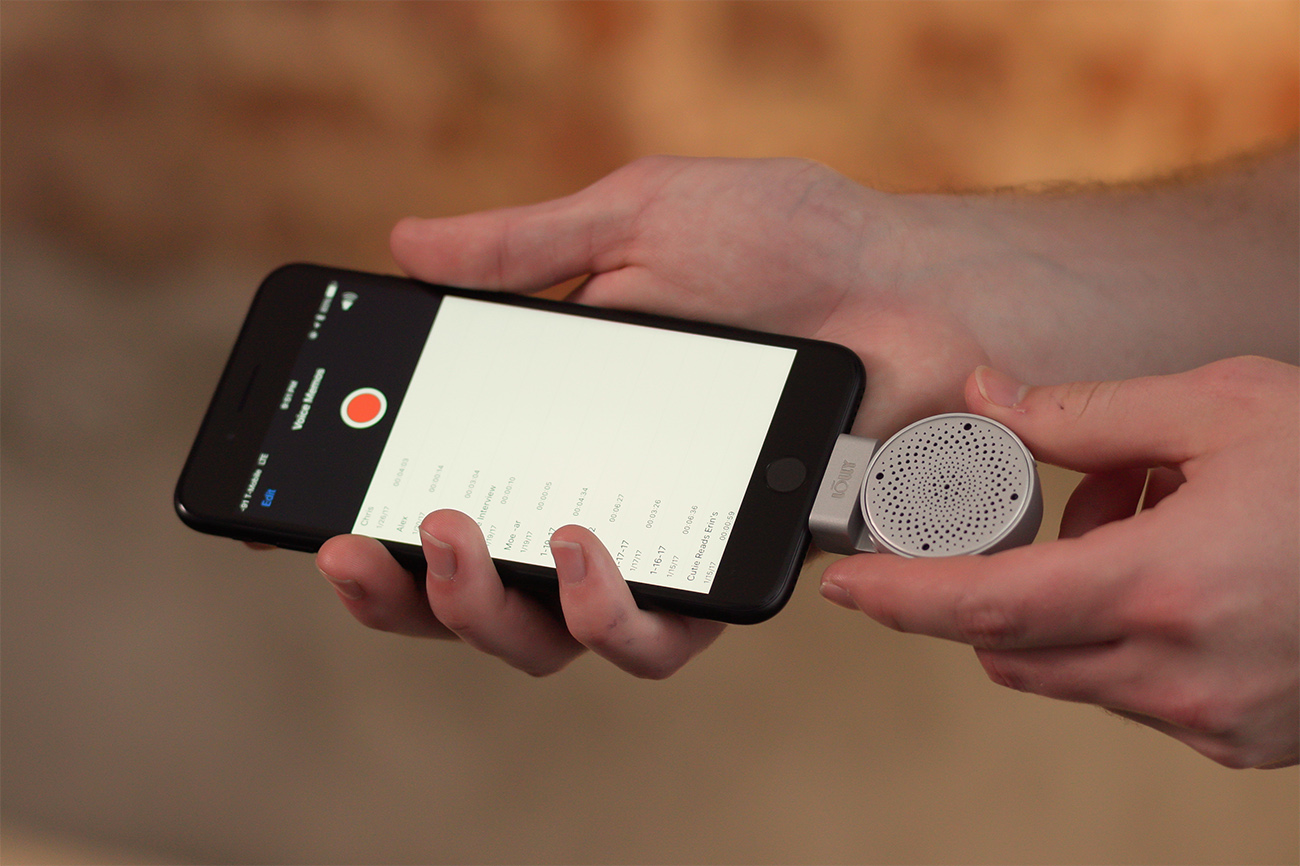 Lolly iPhoneに取り付けるだけで臨場感と音の広がりを実現する小型ポータブルマイク