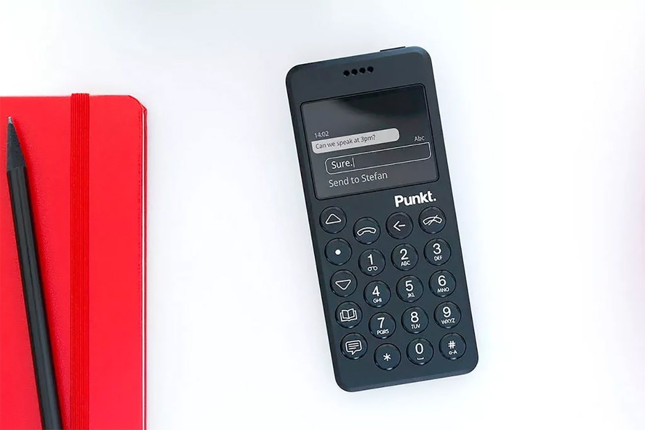 Punkt.MP02 New Generation  集中力を取り戻す携帯電話