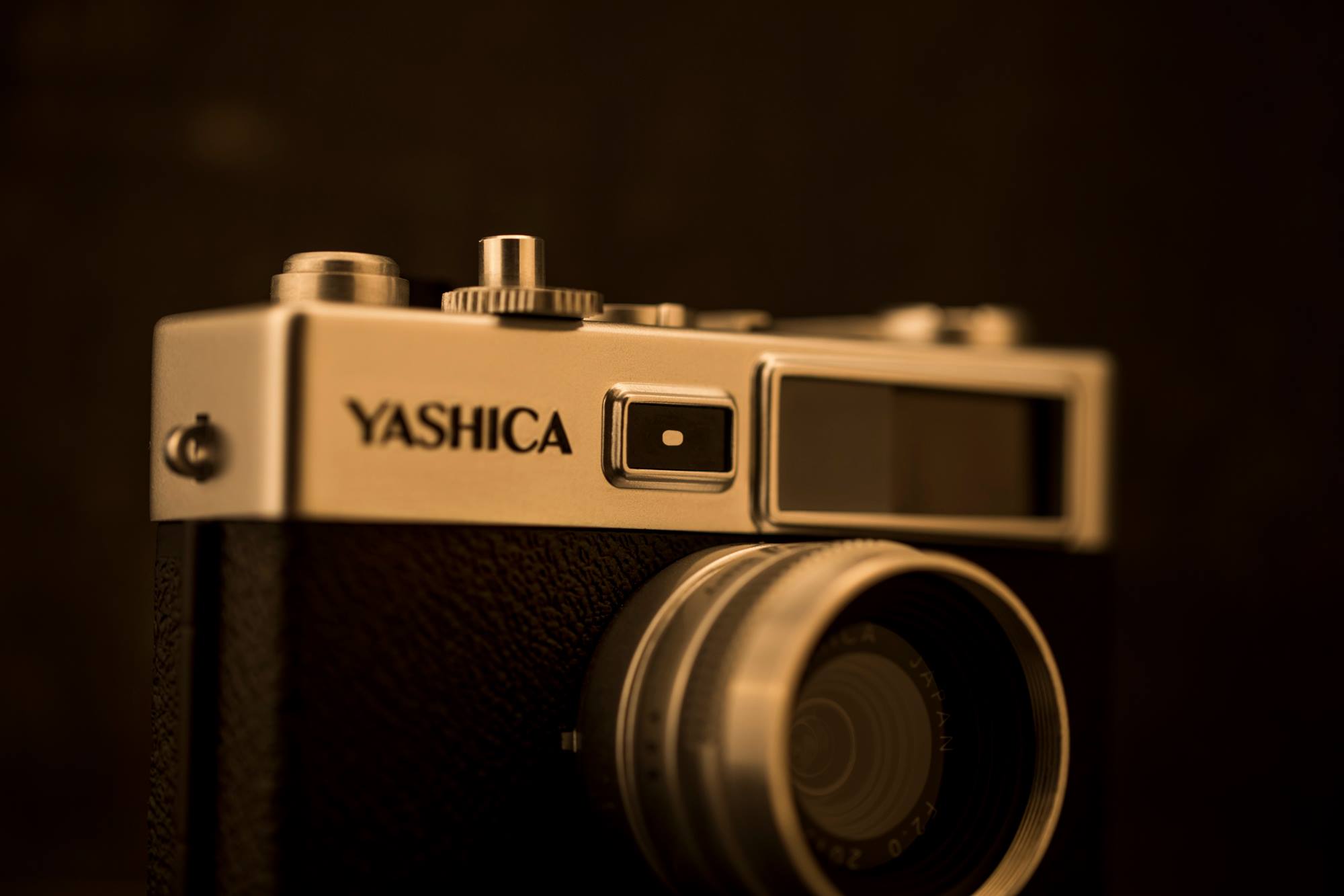 【YASHICA（ヤシカ） Y35】専用の本革レザーアイテム